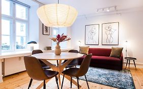 Town Hall Apartments By Daniel&Jacob'S